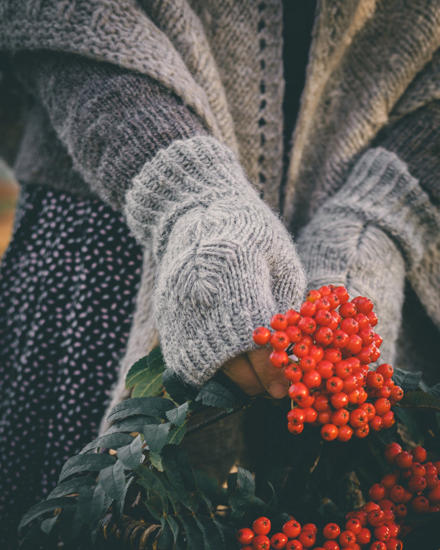 WOODLAND PATH MITTENS