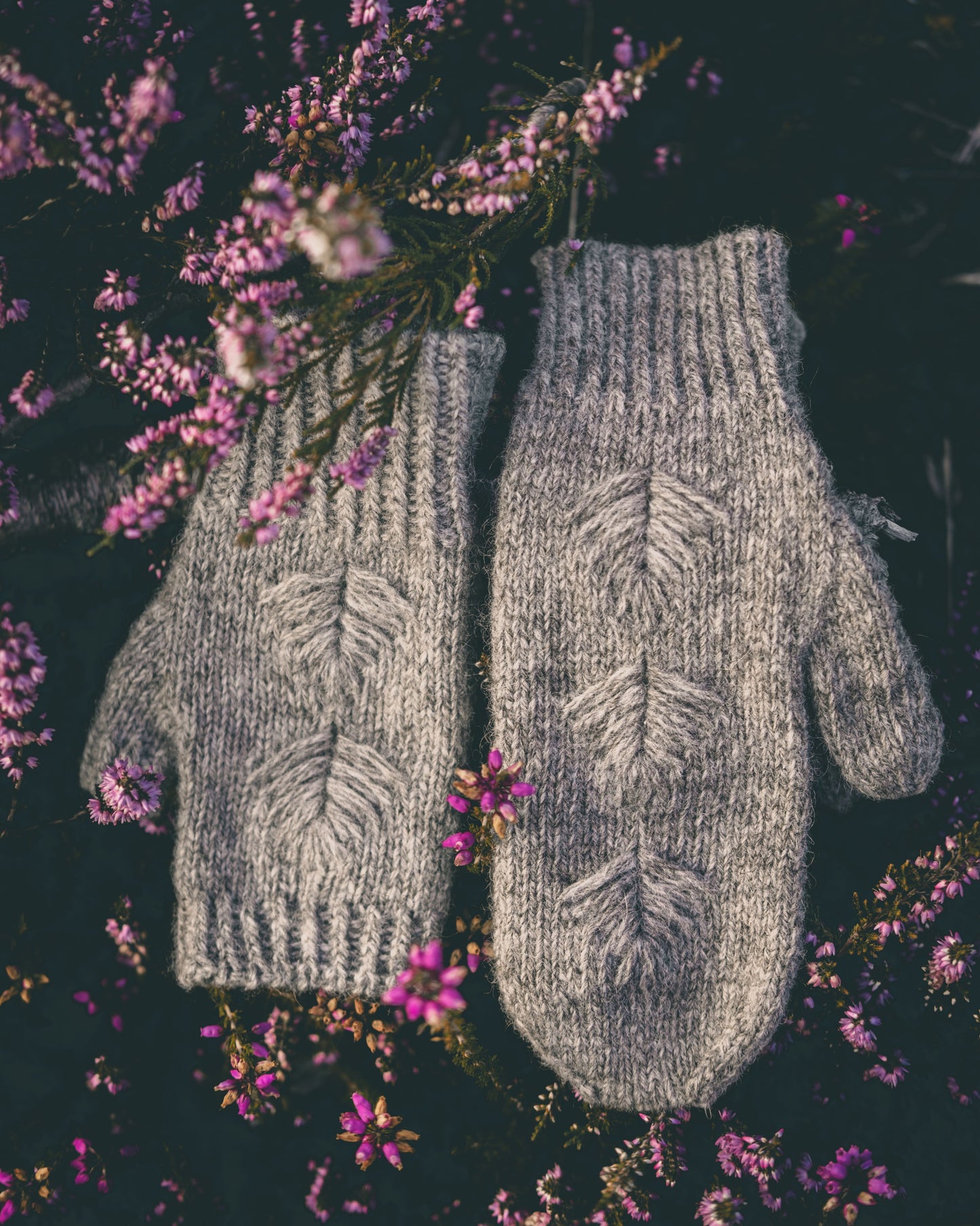 WOODLAND PATH MITTENS