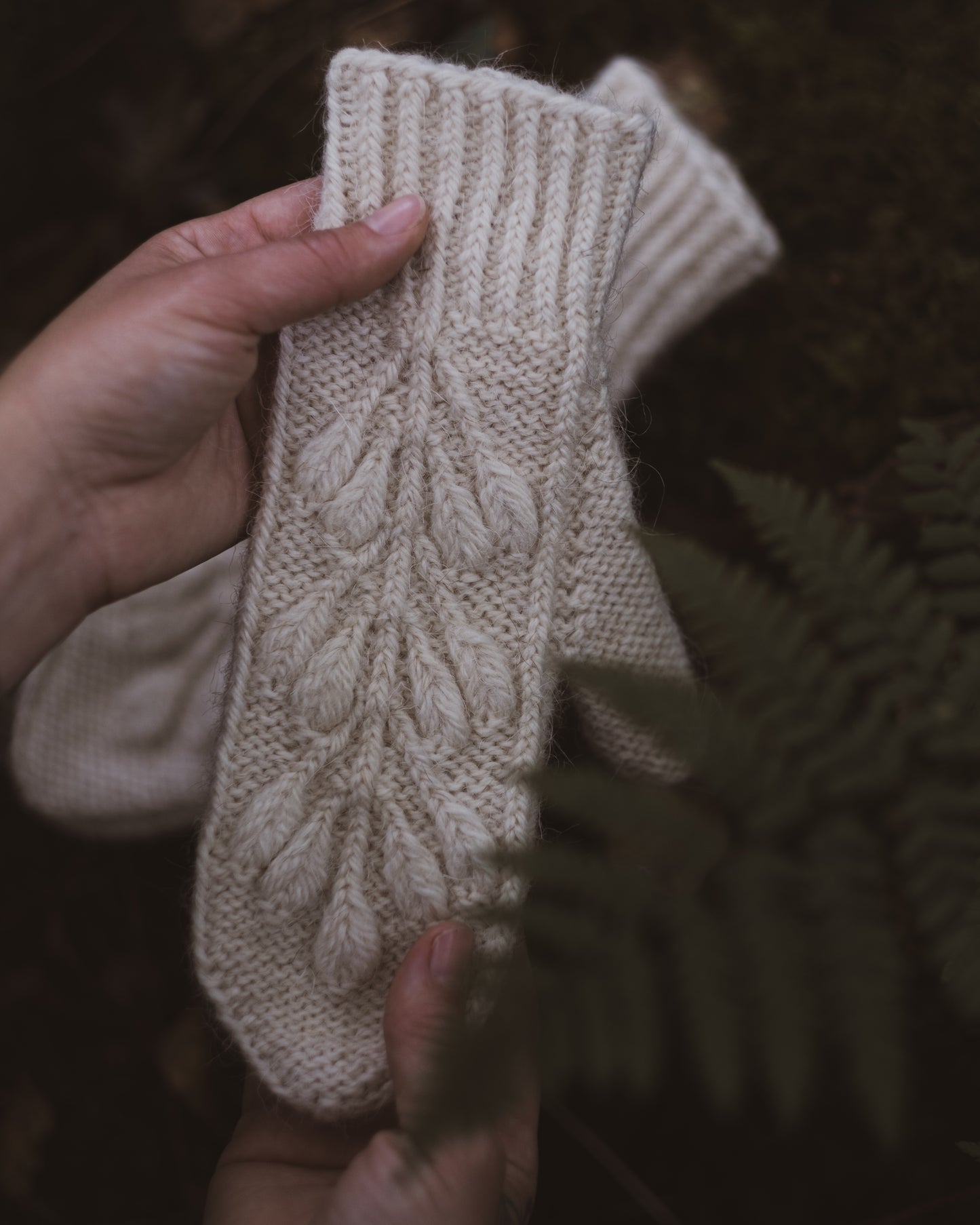 MOORLAND MITTENS